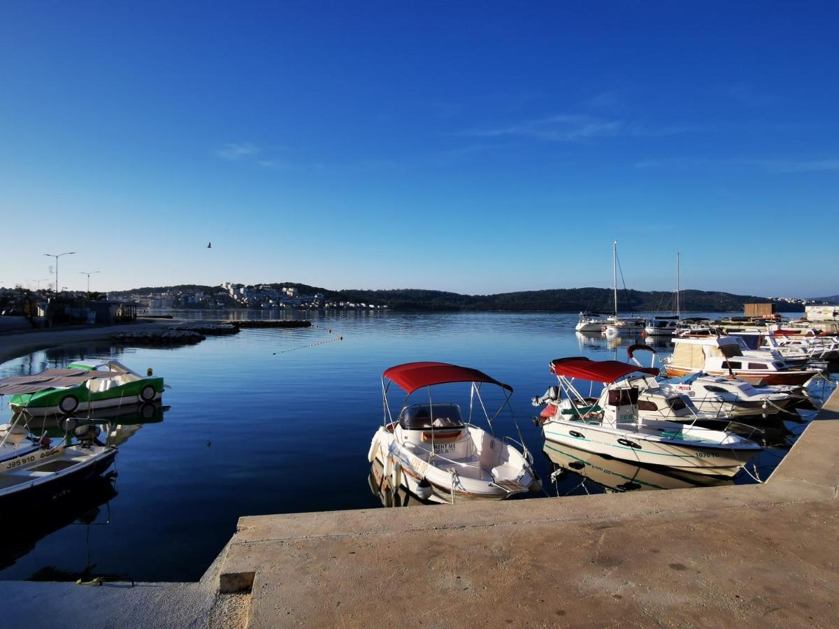 Villa Mala Vala #1 - Seeview - 80 Qm - 2 Sz - 4 Pers Trogir Exterior photo